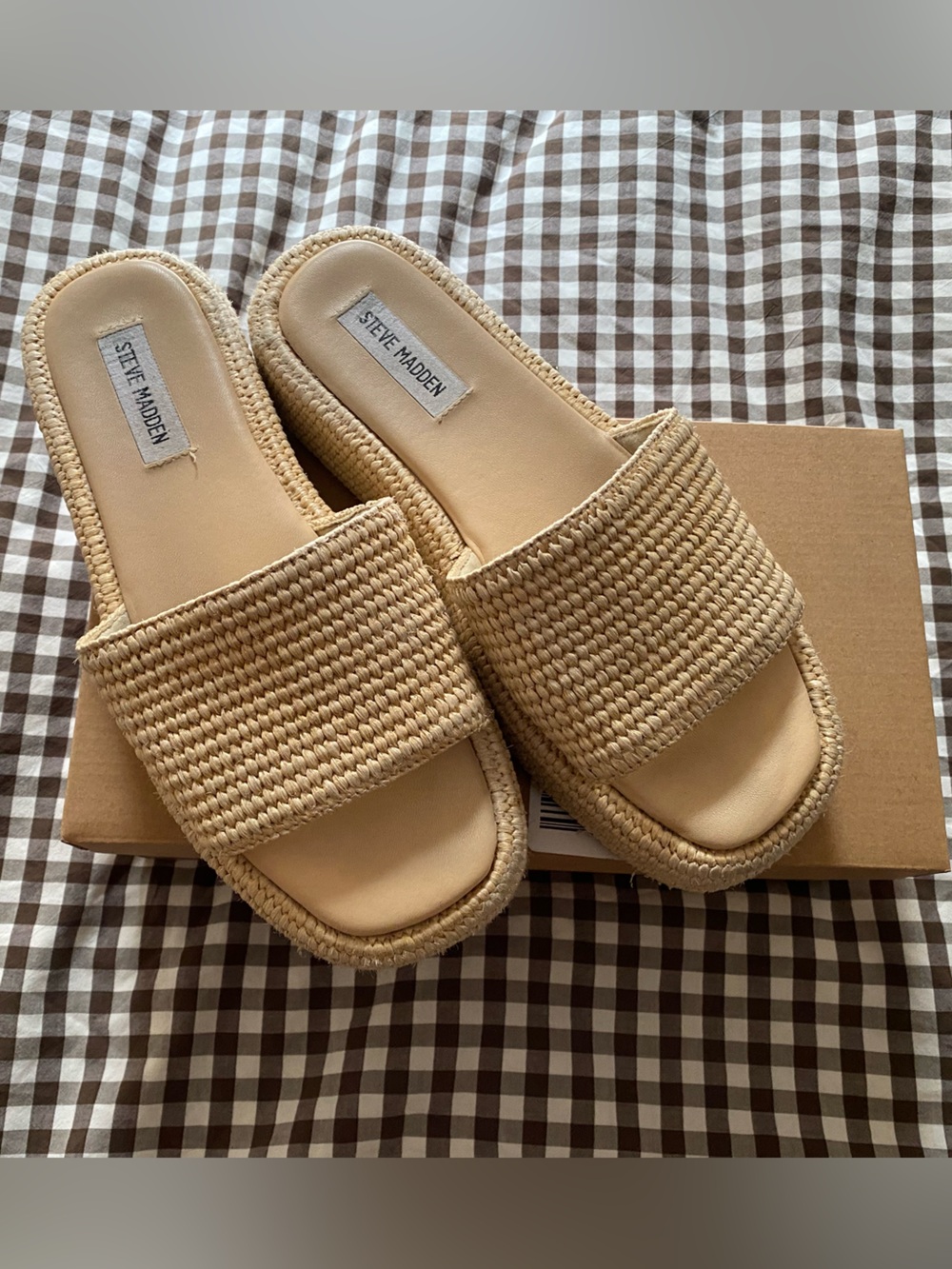 Steve Madden Beachy sandals size 9